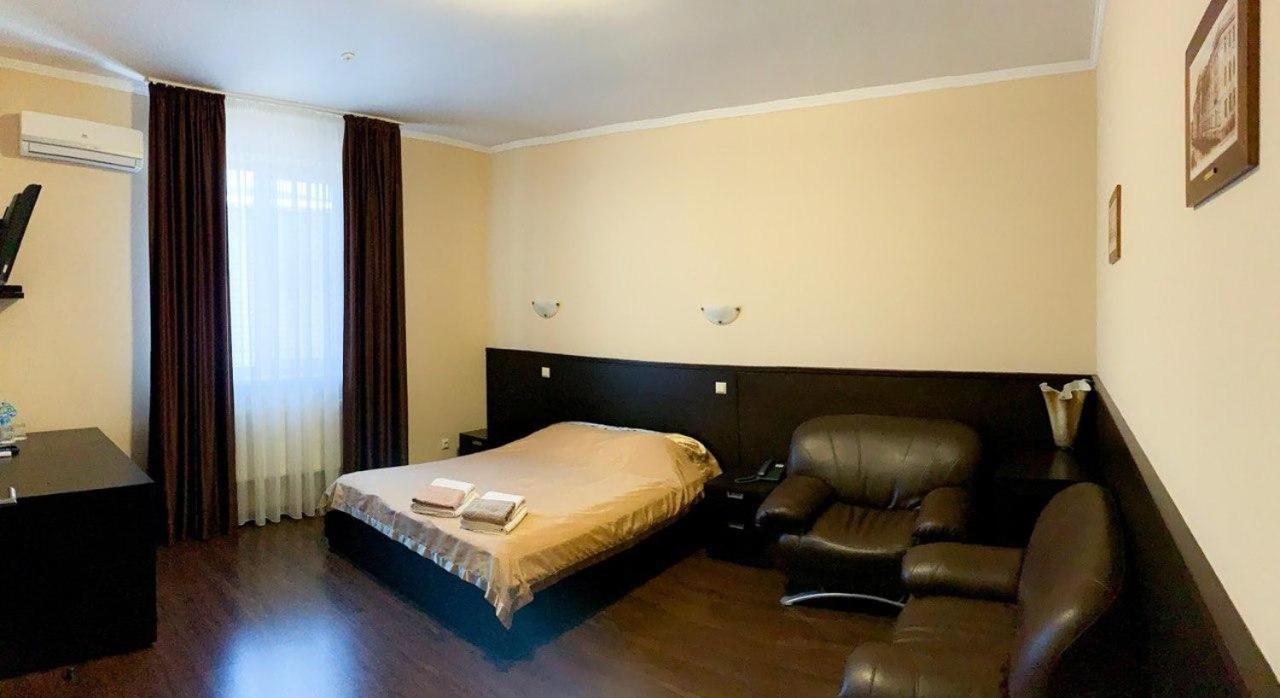 Etoile Hotel Charkiv Esterno foto